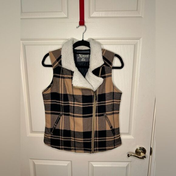 Natural Reflections vest - Picture 1 of 5